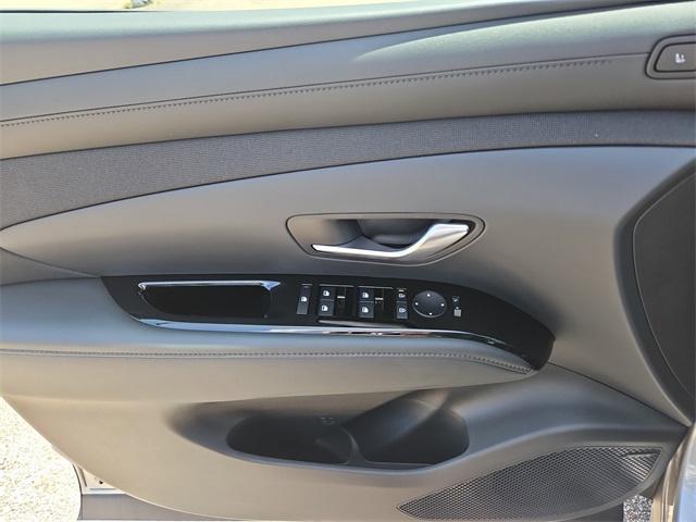 new 2025 Hyundai TUCSON Hybrid car, priced at $41,885