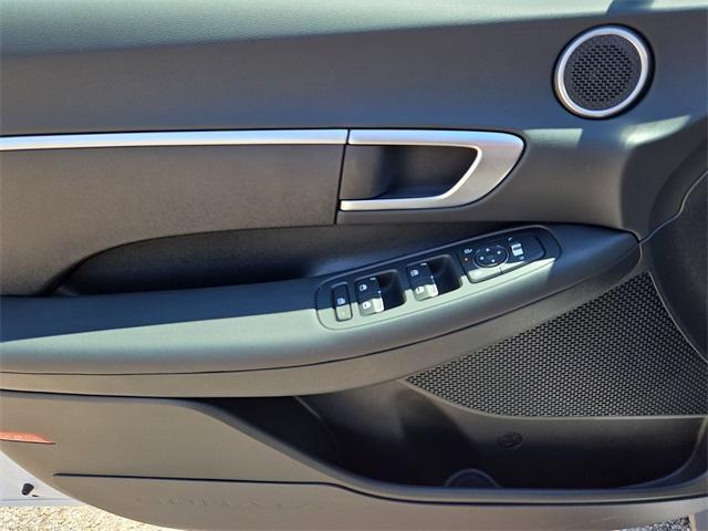 new 2025 Hyundai Sonata car, priced at $28,148