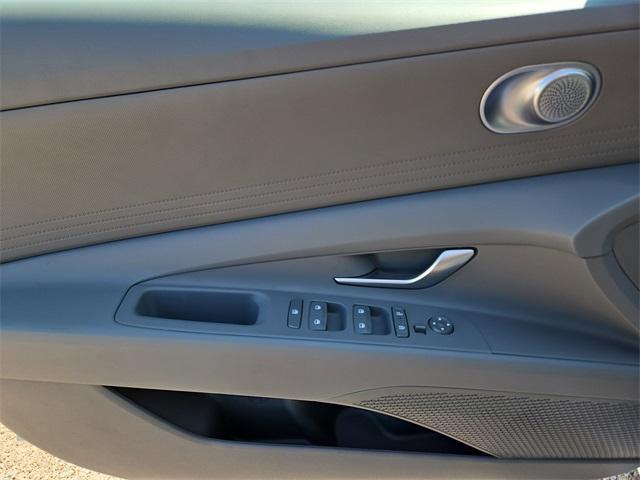 new 2025 Hyundai ELANTRA HEV car, priced at $18,909