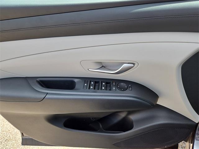 new 2025 Hyundai TUCSON Hybrid car, priced at $26,190