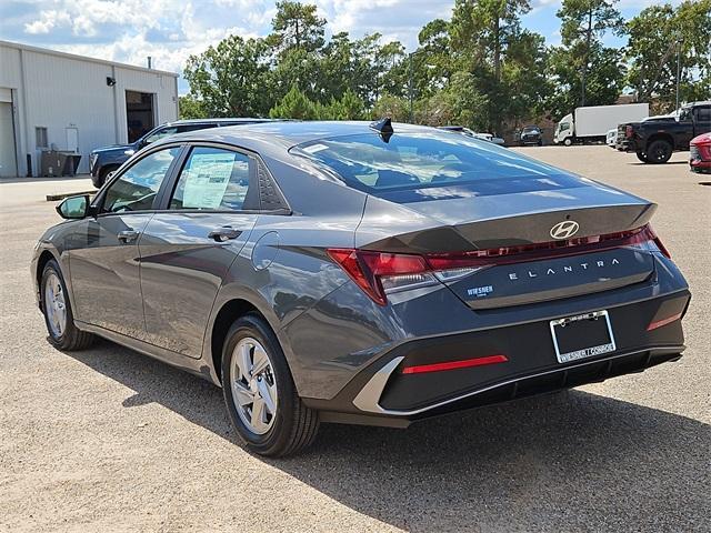 new 2025 Hyundai Elantra car, priced at $18,284