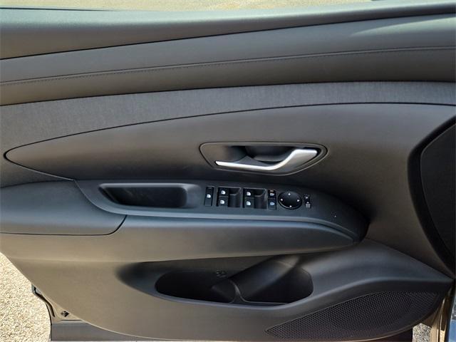 new 2025 Hyundai TUCSON Hybrid car, priced at $29,010