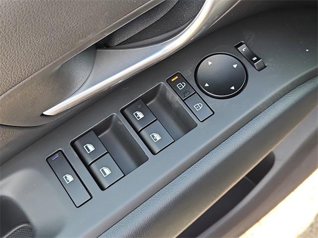 new 2025 Hyundai TUCSON Hybrid car, priced at $29,010