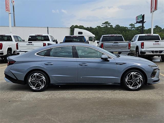new 2024 Hyundai Sonata car, priced at $29,039