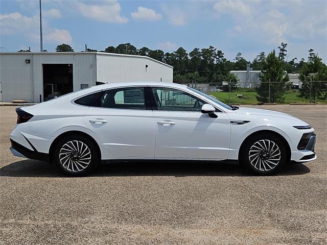 new 2025 Hyundai Sonata Hybrid car, priced at $32,080