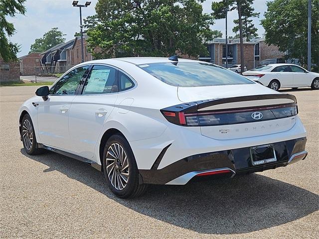 new 2025 Hyundai Sonata Hybrid car, priced at $32,080