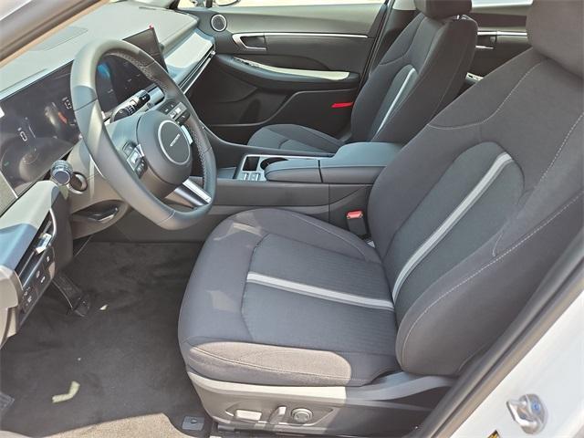 new 2025 Hyundai Sonata Hybrid car, priced at $32,080
