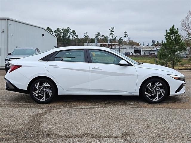 new 2025 Hyundai Elantra car, priced at $27,740