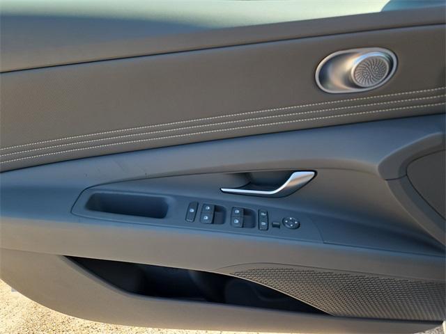 new 2025 Hyundai Elantra car, priced at $19,884