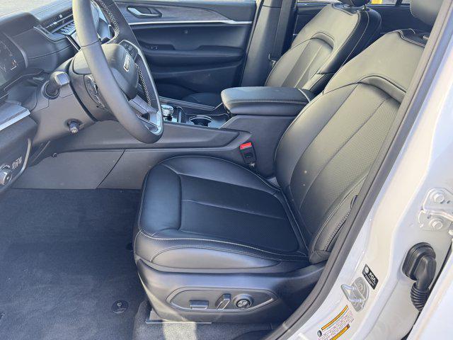 new 2025 Jeep Grand Cherokee car, priced at $52,340