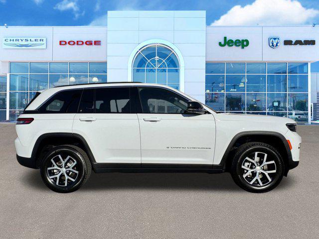 new 2025 Jeep Grand Cherokee car, priced at $52,340