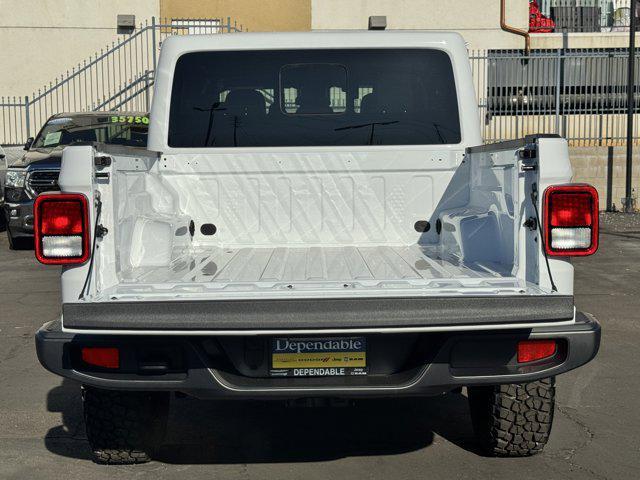 new 2025 Jeep Gladiator car, priced at $48,090