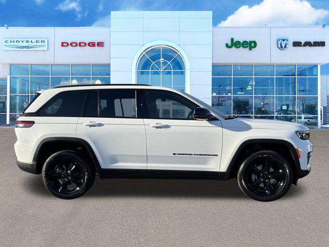 new 2025 Jeep Grand Cherokee car, priced at $47,660