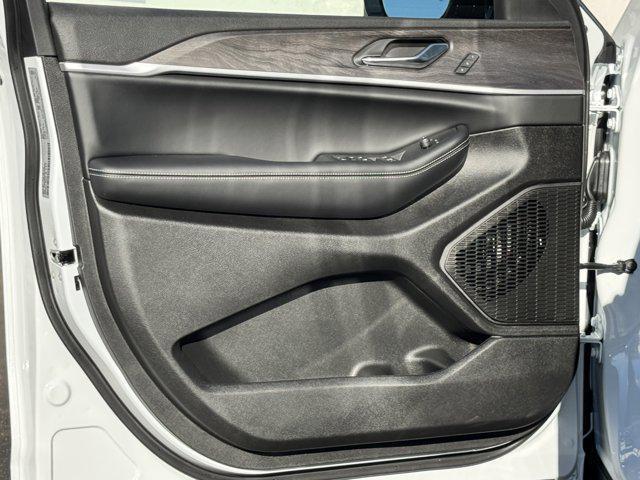 new 2025 Jeep Grand Cherokee L car, priced at $55,985