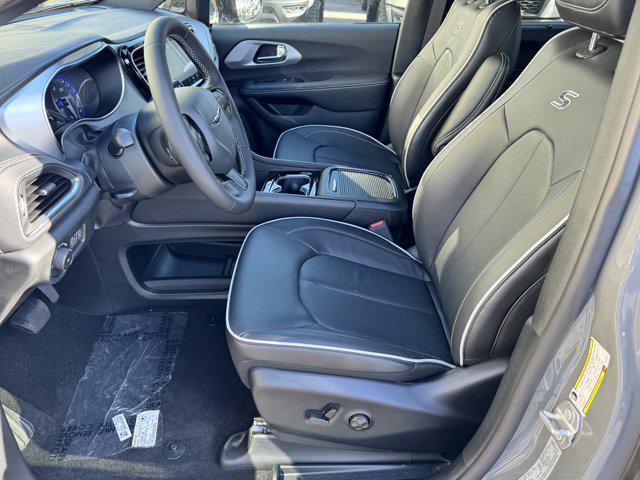 new 2025 Chrysler Pacifica car, priced at $53,340