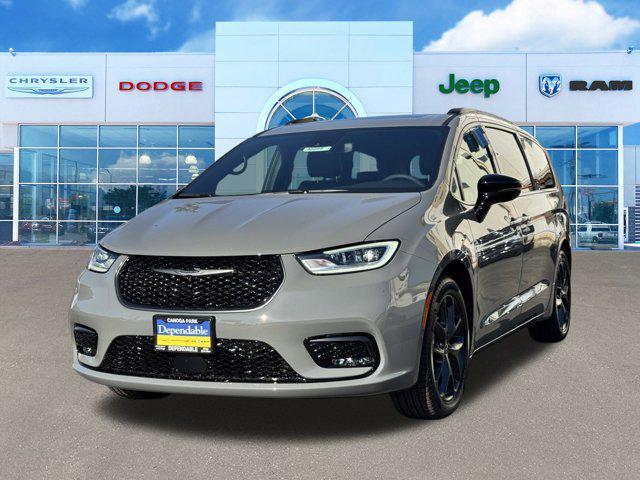 new 2025 Chrysler Pacifica car, priced at $53,340