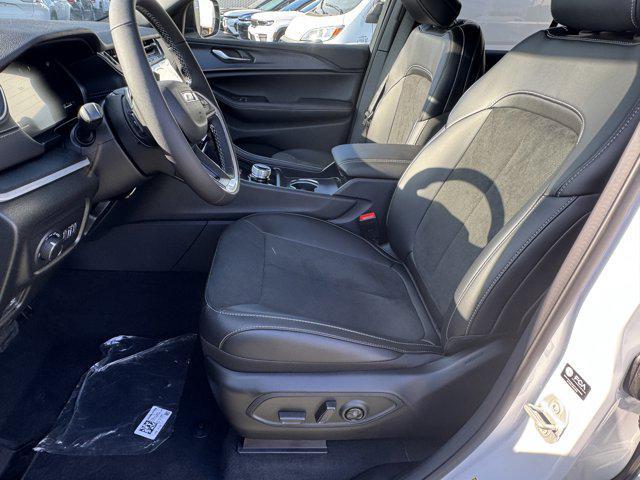 new 2025 Jeep Grand Cherokee car, priced at $47,660