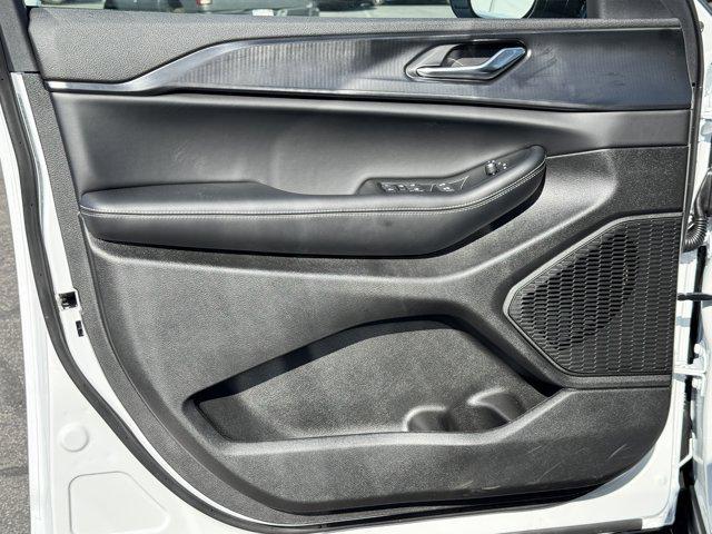 new 2025 Jeep Grand Cherokee car, priced at $47,780