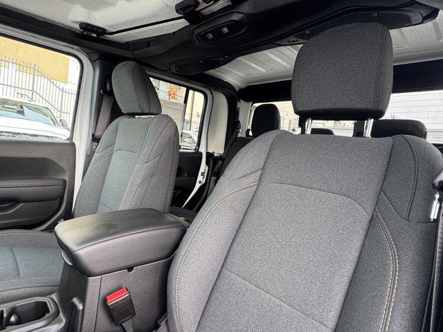 new 2025 Jeep Gladiator car, priced at $49,380