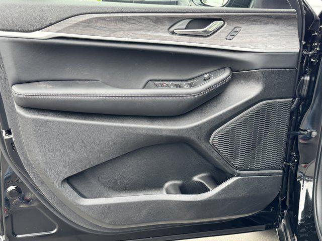 new 2025 Jeep Grand Cherokee L car, priced at $56,580