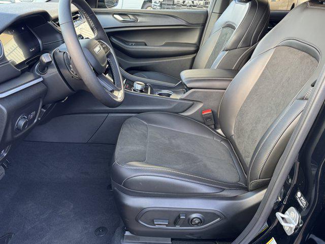 new 2025 Jeep Grand Cherokee car, priced at $48,220