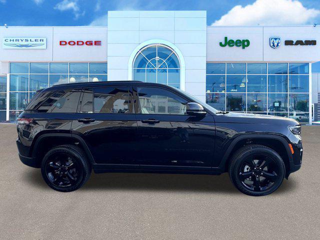 new 2025 Jeep Grand Cherokee car, priced at $48,220