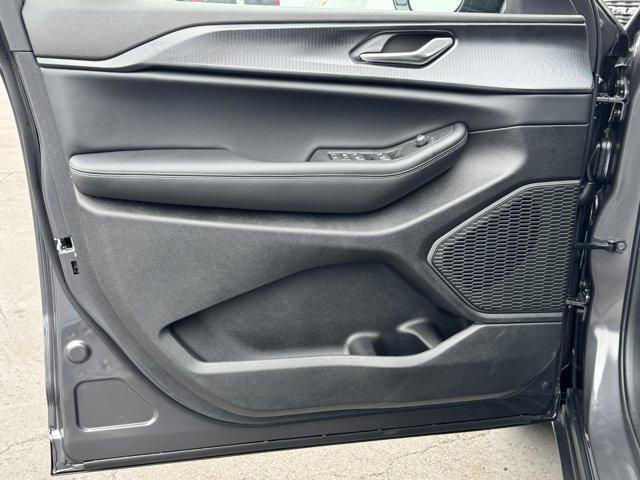 new 2025 Jeep Grand Cherokee car, priced at $46,365
