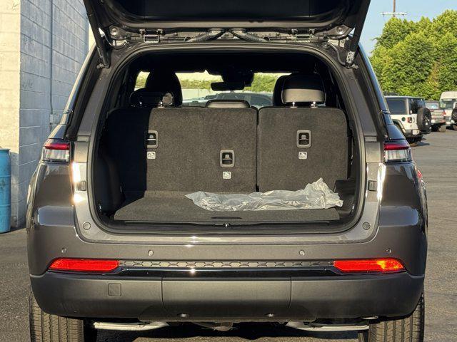 new 2025 Jeep Grand Cherokee car, priced at $49,370