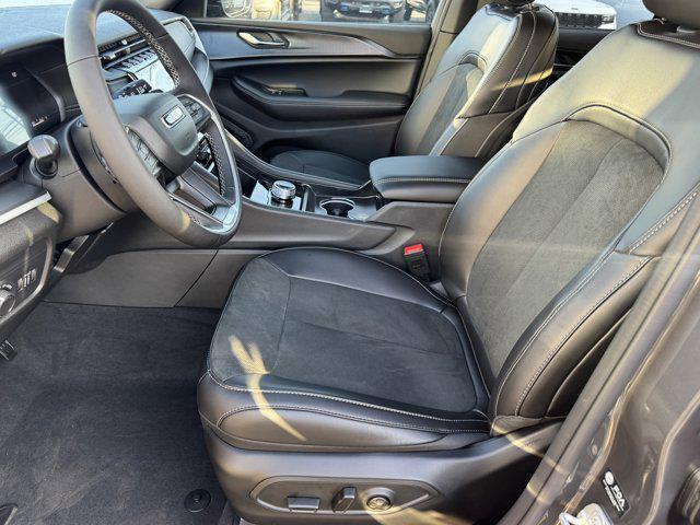 new 2025 Jeep Grand Cherokee car, priced at $49,370