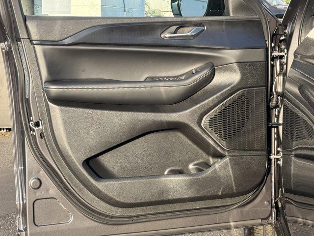 new 2025 Jeep Grand Cherokee car, priced at $49,370