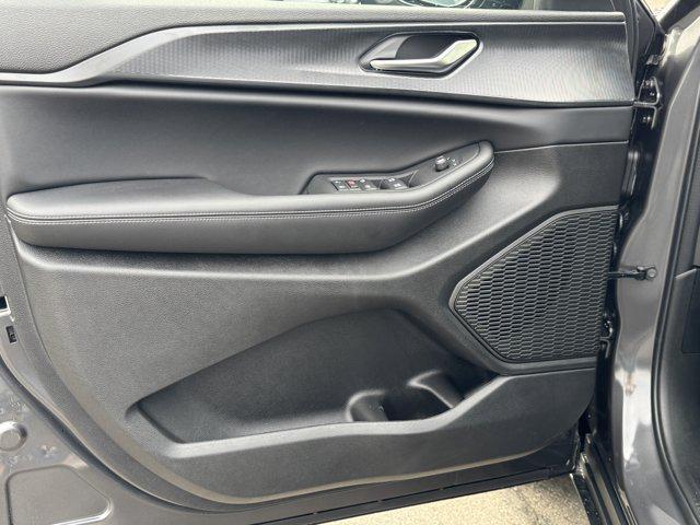 new 2025 Jeep Grand Cherokee car, priced at $46,100