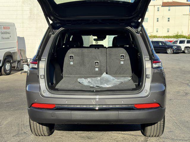 new 2025 Jeep Grand Cherokee car, priced at $47,370