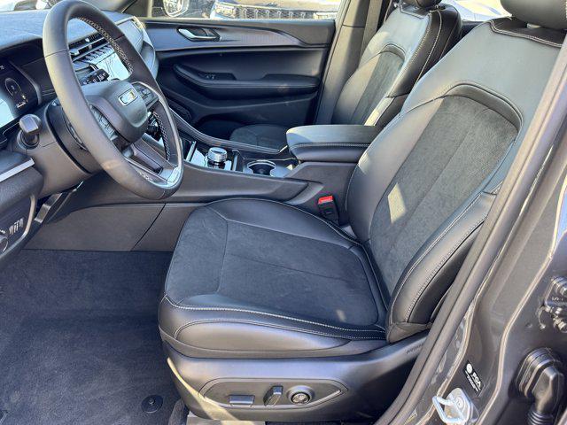 new 2025 Jeep Grand Cherokee car, priced at $47,370