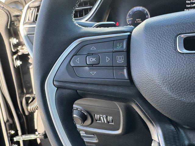 new 2025 Jeep Grand Cherokee car, priced at $47,370