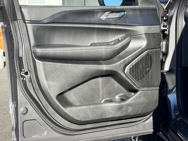 new 2025 Jeep Grand Cherokee car, priced at $47,370