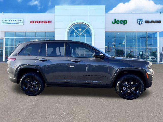 new 2025 Jeep Grand Cherokee car, priced at $47,370