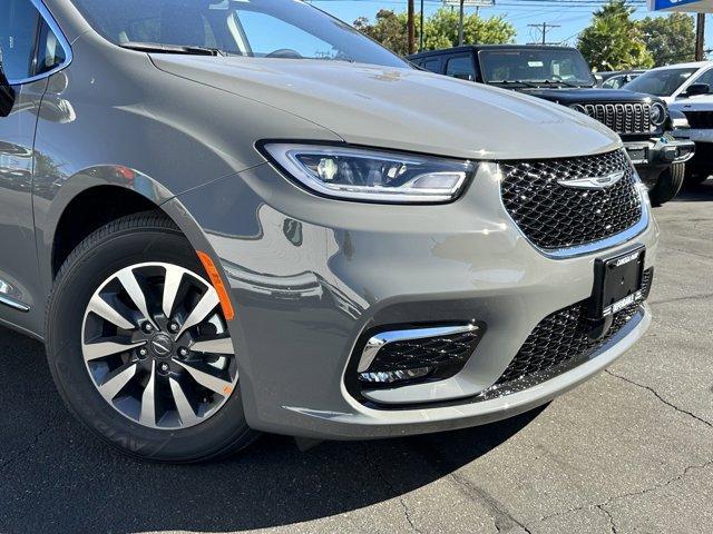 new 2023 Chrysler Pacifica Hybrid car, priced at $58,480