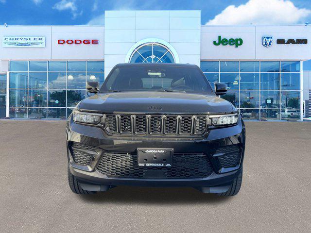 new 2025 Jeep Grand Cherokee car, priced at $45,675