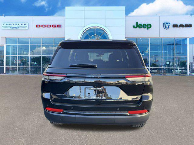 new 2025 Jeep Grand Cherokee car, priced at $45,675