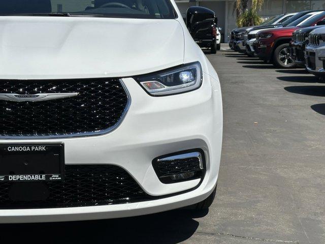 new 2024 Chrysler Pacifica car, priced at $44,695