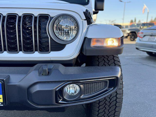 new 2024 Jeep Gladiator car, priced at $46,380