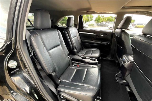 used 2014 Toyota Highlander car, priced at $13,995