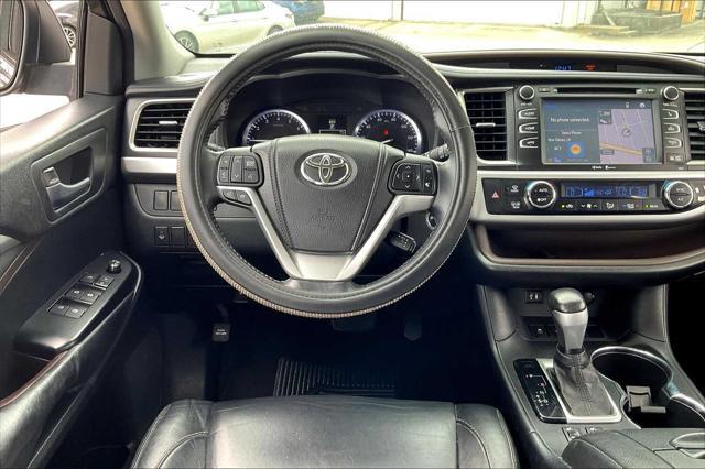 used 2014 Toyota Highlander car, priced at $13,995