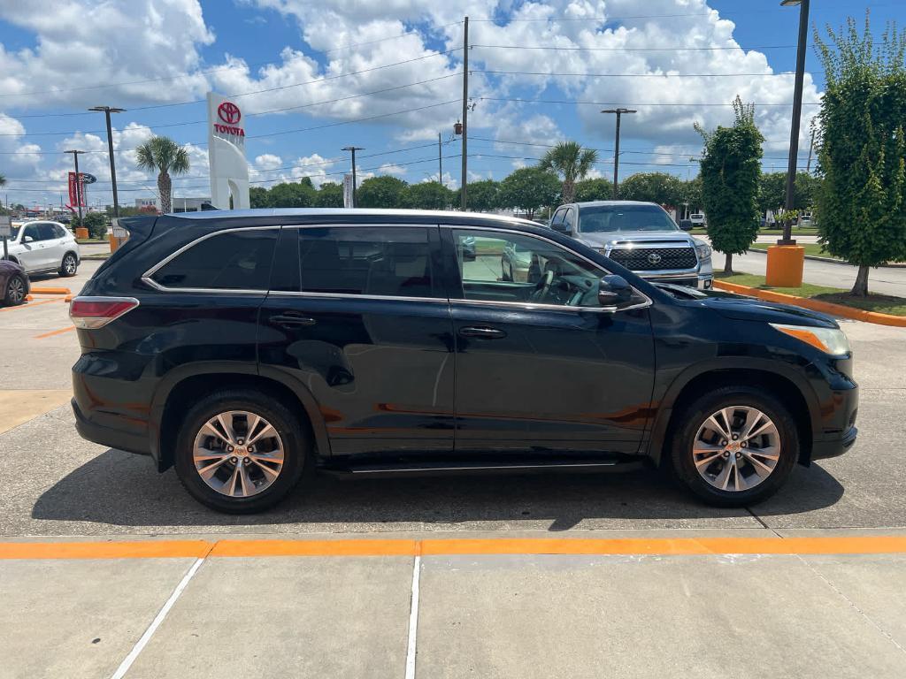 used 2014 Toyota Highlander car, priced at $18,786