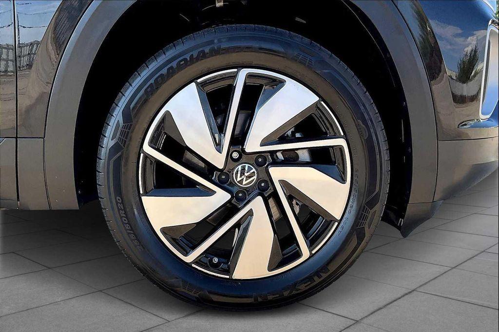 used 2024 Volkswagen Atlas car, priced at $27,995