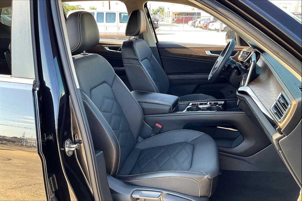 used 2024 Volkswagen Atlas car, priced at $27,995