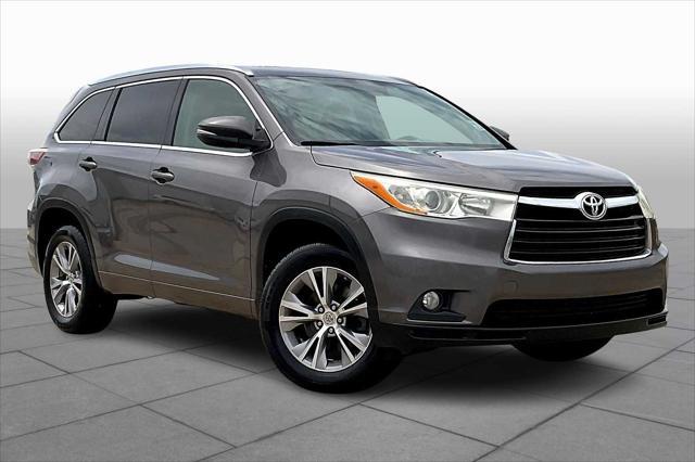 used 2014 Toyota Highlander car, priced at $15,785
