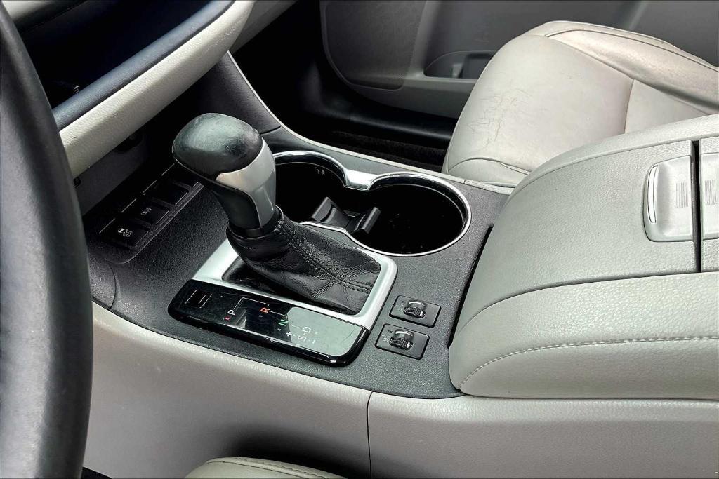 used 2014 Toyota Highlander car, priced at $18,563