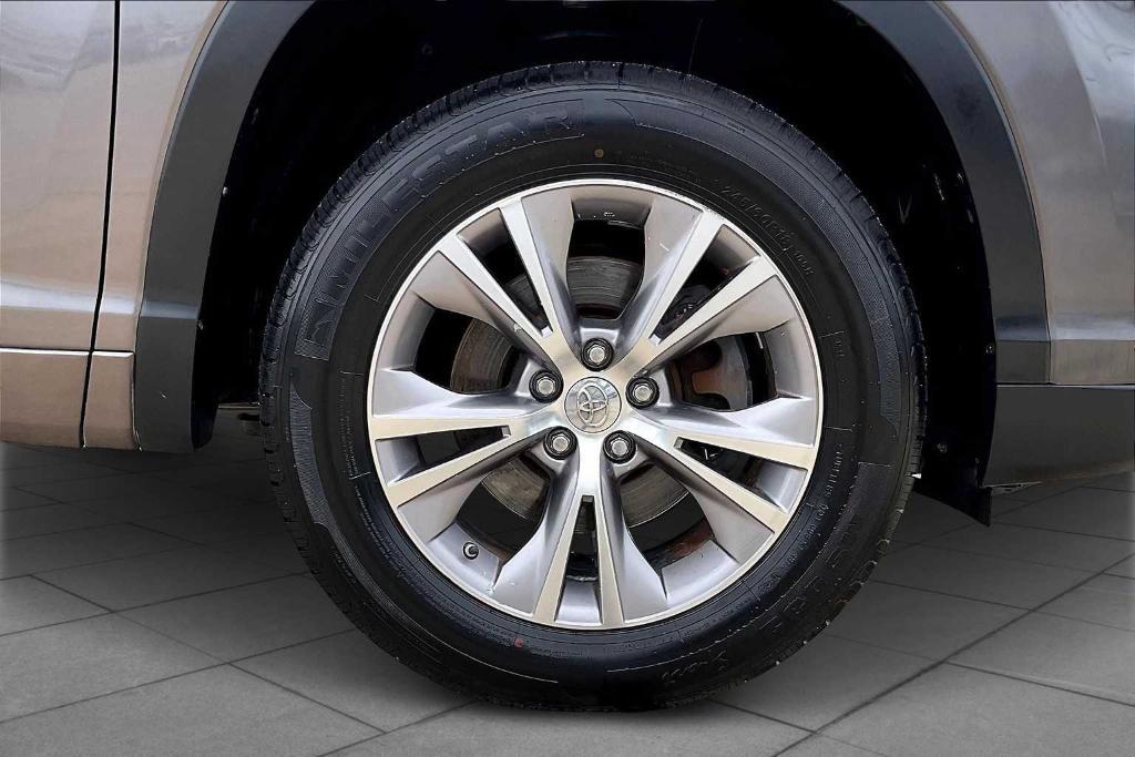 used 2014 Toyota Highlander car, priced at $18,563