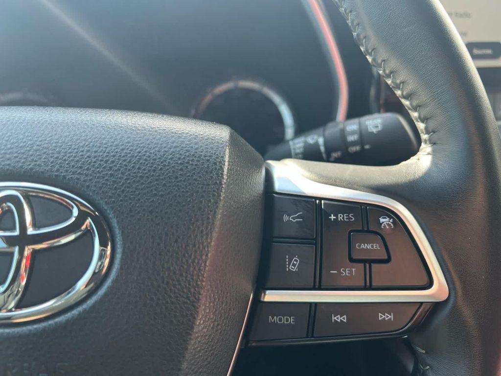used 2023 Toyota Highlander car, priced at $35,900